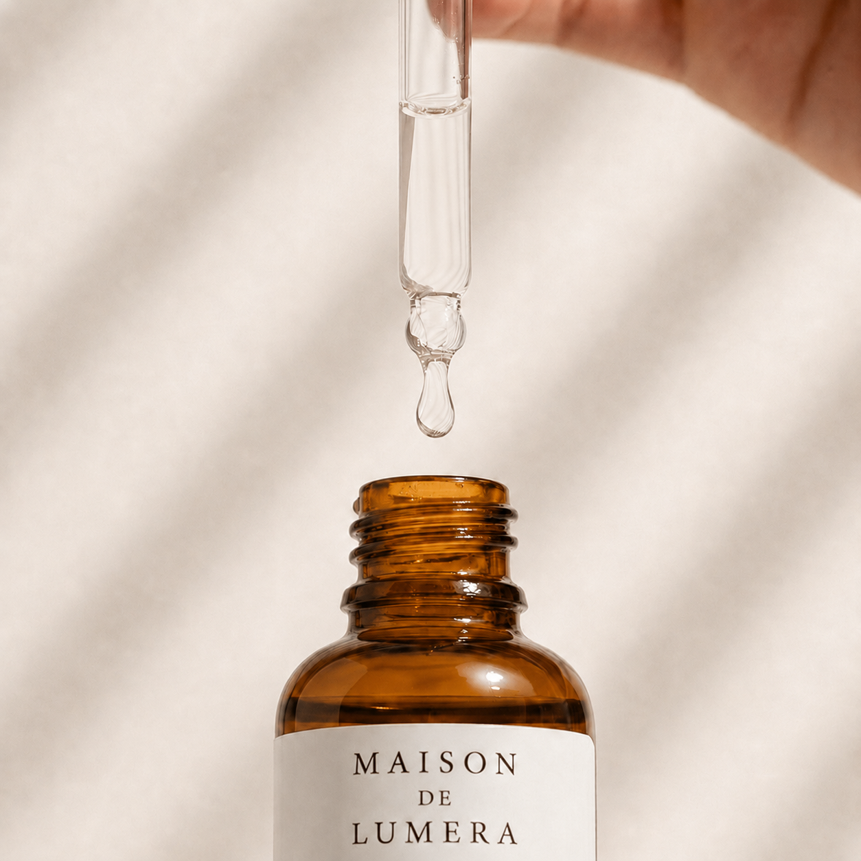 Maison De Lumera® Luminous Glow Serum %10 Azelaik Asit + %2 Alfa Arbutin Aydınlatıcı Bakım Serumu 30ml